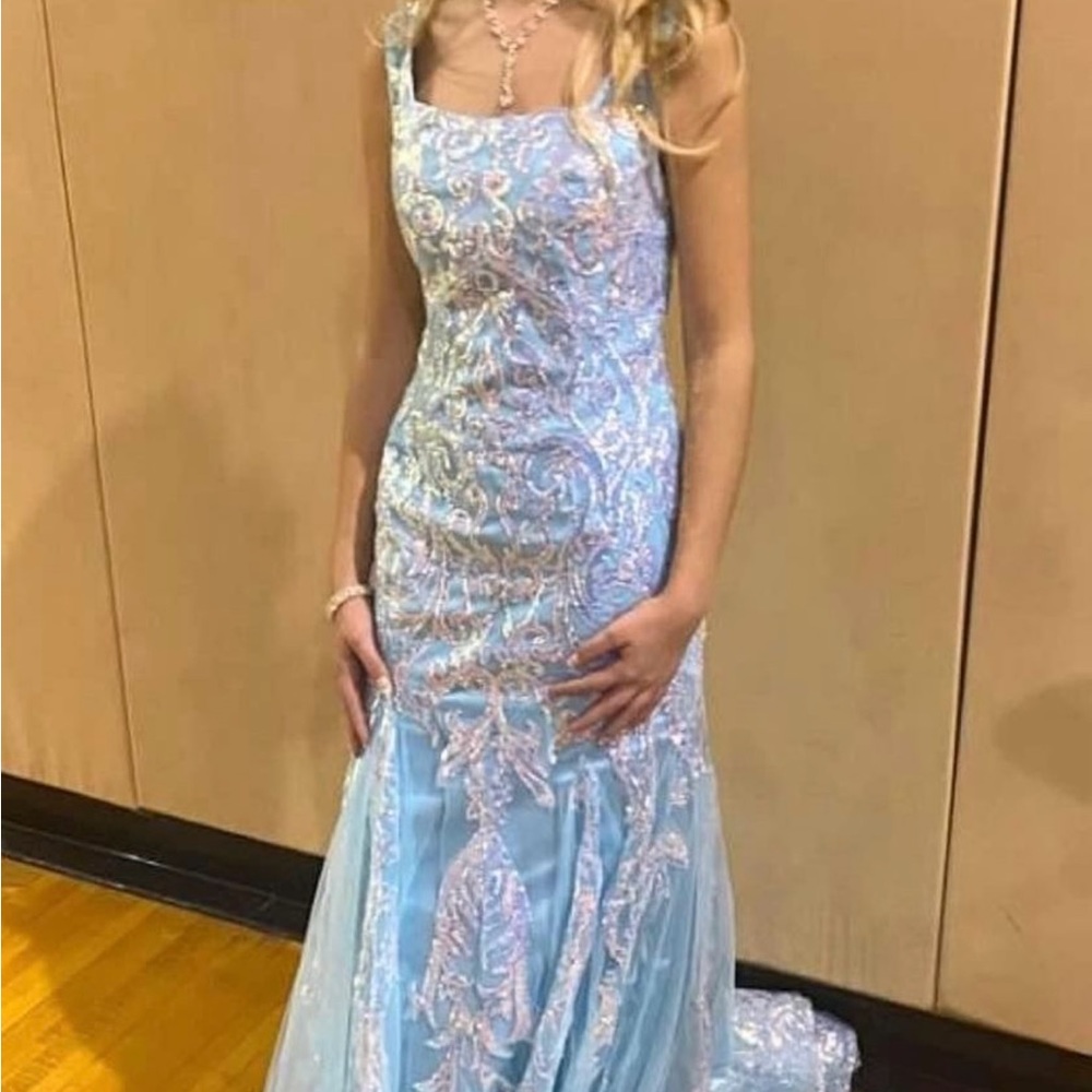 Prom Dress - Picture 2 of 9